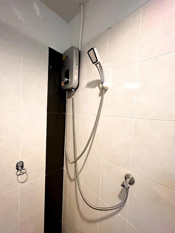 Baobab Hotel Patong Luaran gambar