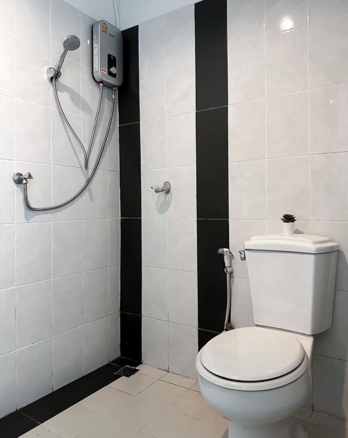 Baobab Hotel Patong Luaran gambar