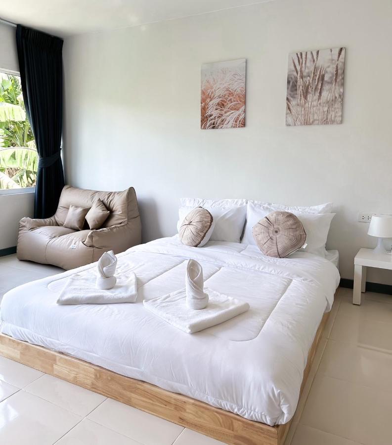 Baobab Hotel Patong Luaran gambar