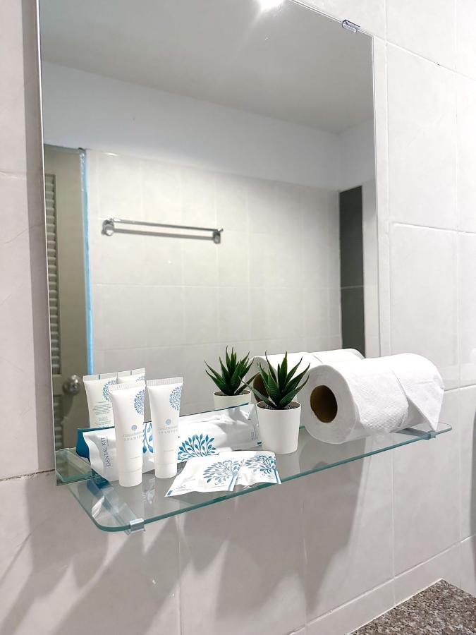 Baobab Hotel Patong Luaran gambar