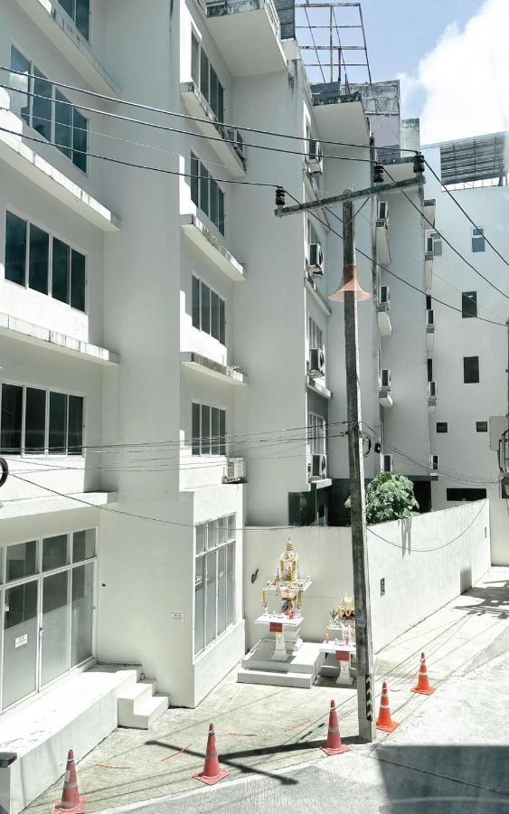 Baobab Hotel Patong Luaran gambar